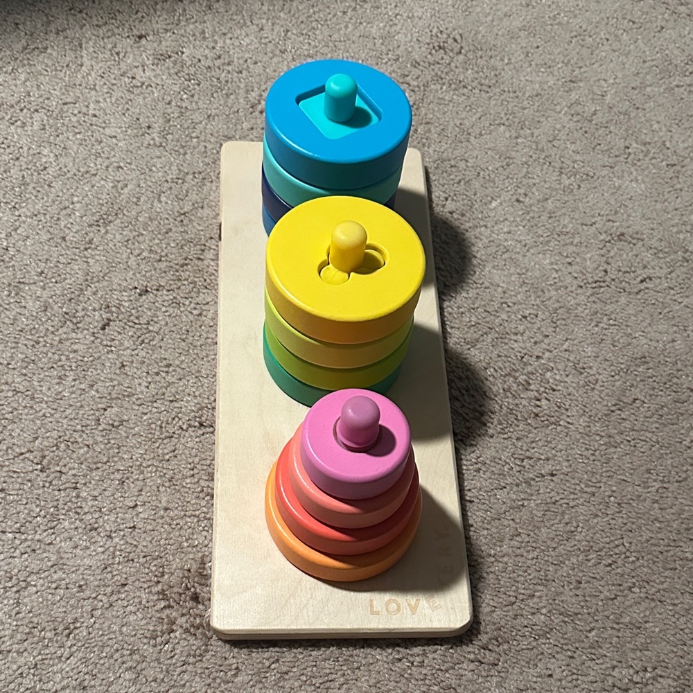 LOVEVERY "The Investigator" Twist & Pivot Pattern Puzzle 31-33 months